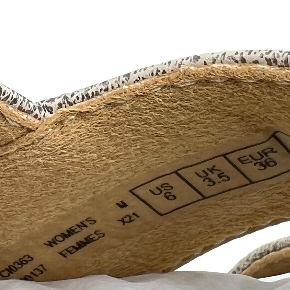 Rockport Womens Size 6 Metallic Faux Vegan Leather‎ Comfort Sandals Shoes - Picture 12 of 12